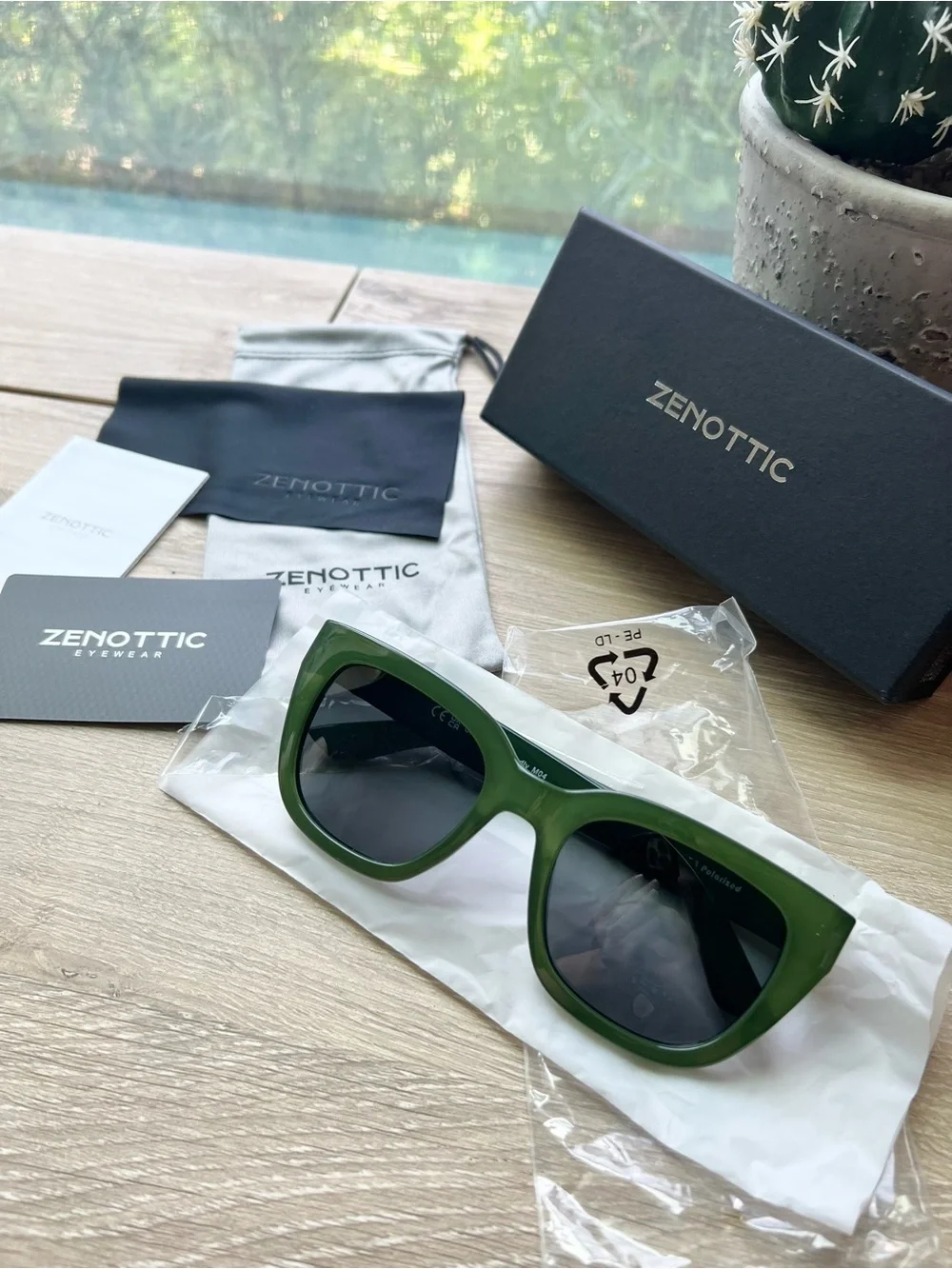 ZENOTTIC Womens Square Polarized Sunglasses Green Retro UV400 Vintage NIB⁠